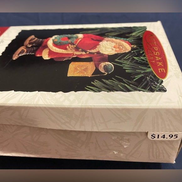 “Set of 3 Vintage Santa Collectible Ornaments” - Picture 13 of 15